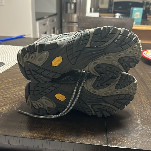 Merrill hiking shoes - Picture 3 of 5